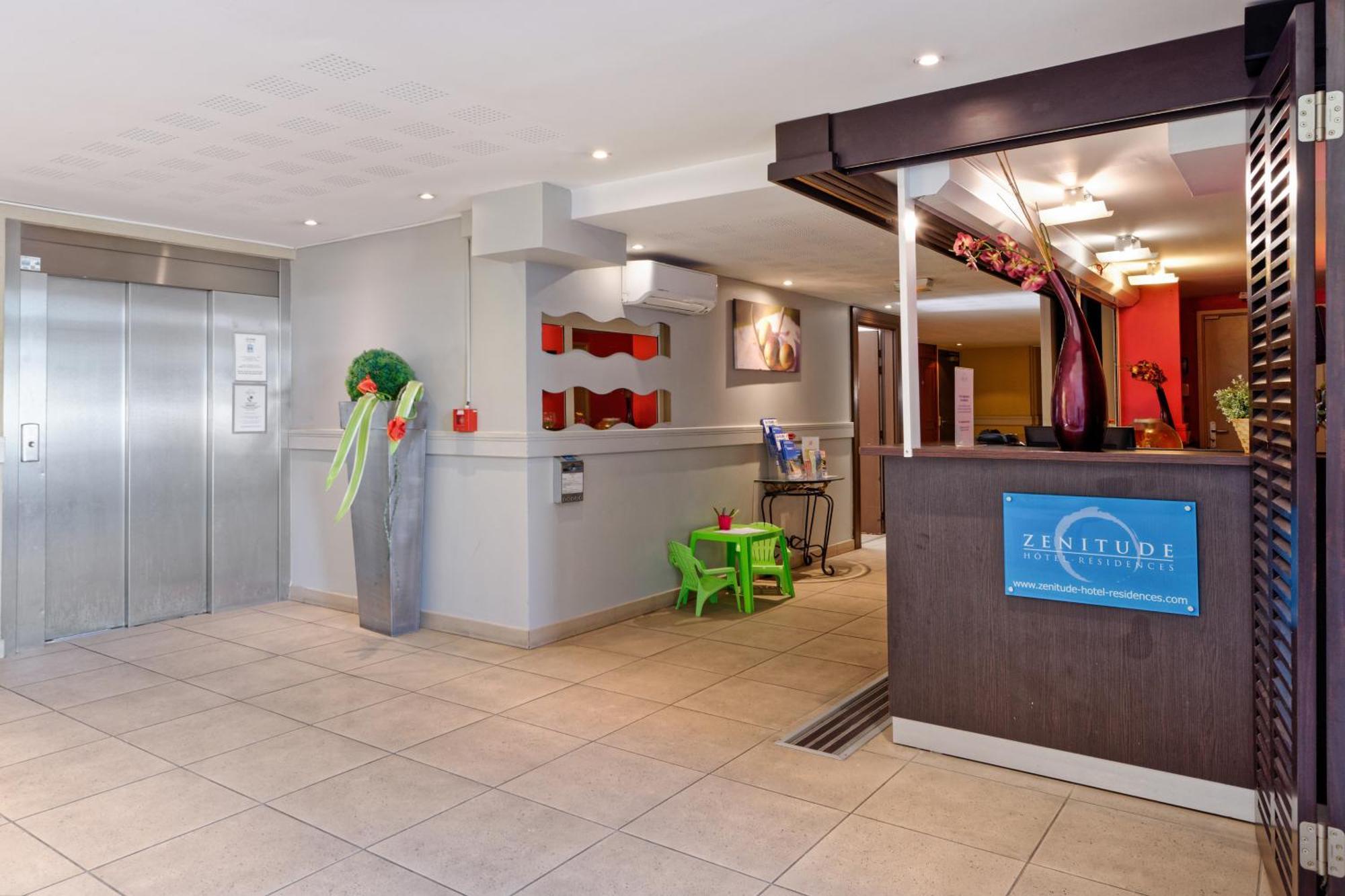 סיס-פור-לה-פלאז' Comfort Aparthotel Six-Fours מראה חיצוני תמונה