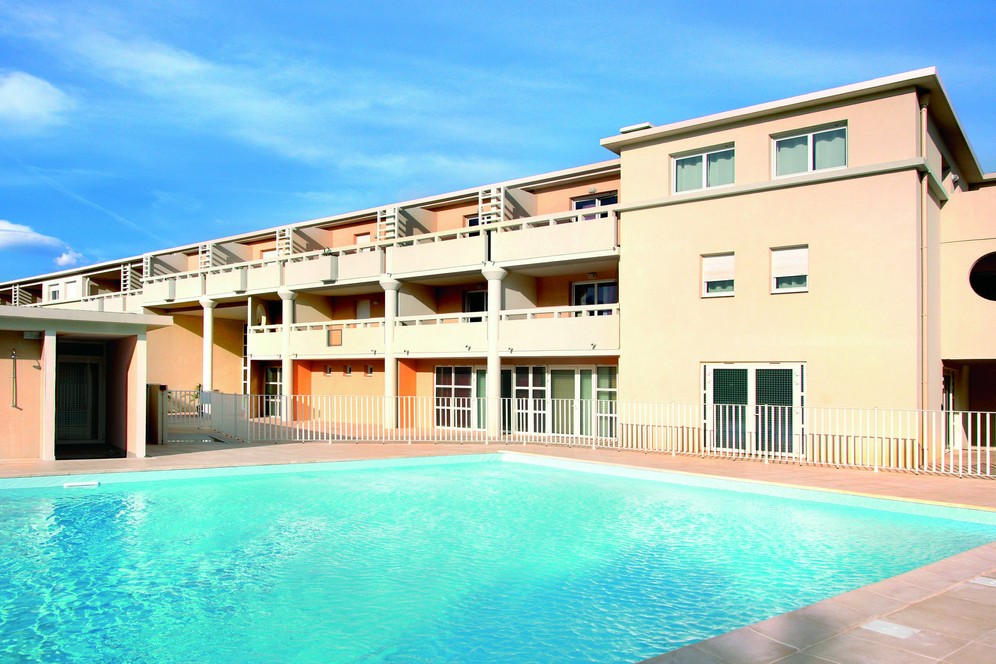 סיס-פור-לה-פלאז' Comfort Aparthotel Six-Fours מראה חיצוני תמונה