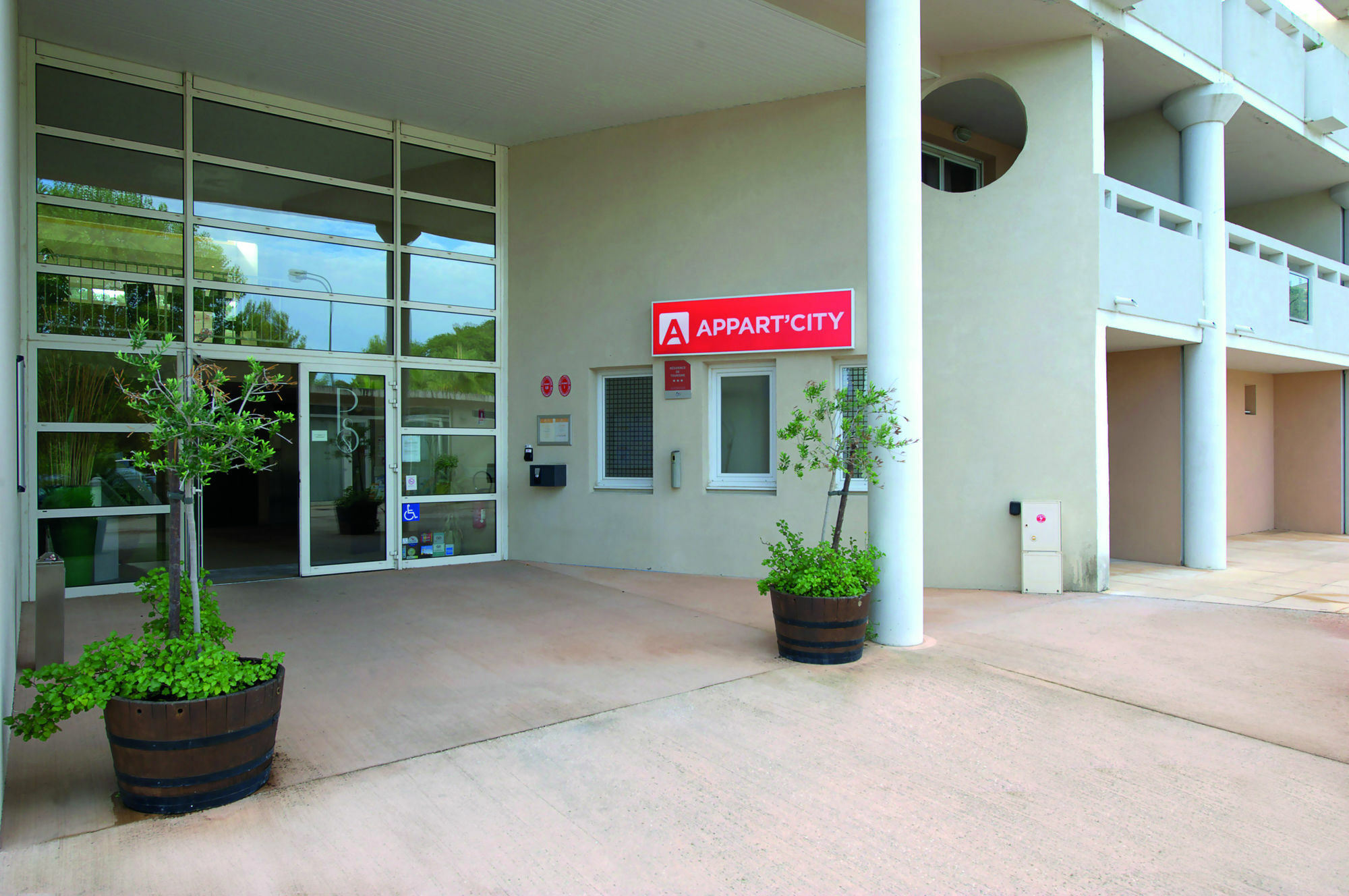 סיס-פור-לה-פלאז' Comfort Aparthotel Six-Fours מראה חיצוני תמונה